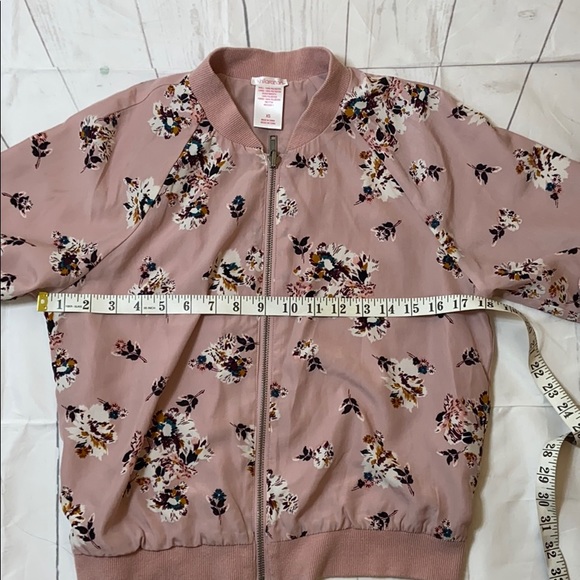 Xhilaration reversible jacket size XS B1112 - Picture 3 of 5